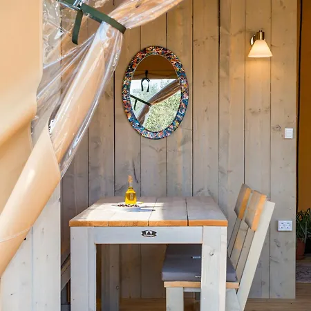 Adriatic Heritage Glamping No2 With Jacuzzi Luksustelt Donje Selo na Šolti