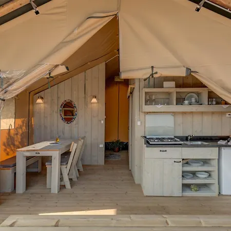 Adriatic Heritage Glamping No2 With Jacuzzi * Donje Selo na Šolti