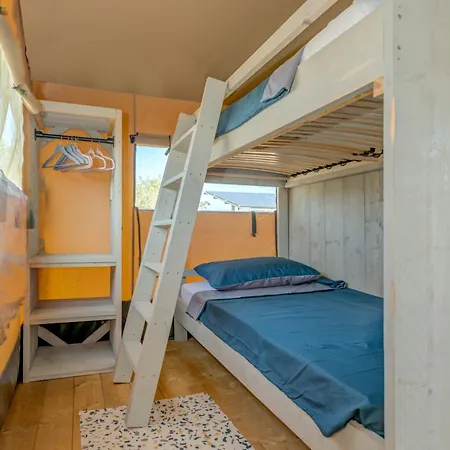 Adriatic Heritage Glamping No2 With Jacuzzi * Donje Selo na Šolti