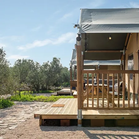 Adriatic Heritage Glamping No2 With Jacuzzi Luksustelt Donje Selo na Šolti