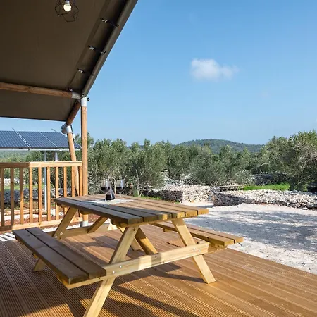 Adriatic Heritage Glamping No2 With Jacuzzi * Donje Selo na Šolti