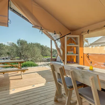 Luxury tent Adriatic Heritage Glamping No2 With Jacuzzi
