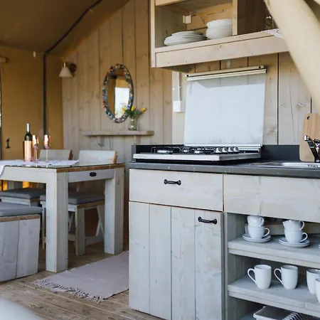 Adriatic Heritage Glamping No2 With Jacuzzi Donje Selo na Šolti