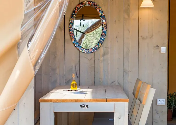 Adriatic Heritage Glamping No2 With Jacuzzi Campo de lujo Donje Selo na Šolti