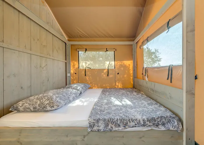 Adriatic Heritage Glamping No2 With Jacuzzi Donje Selo na Šolti