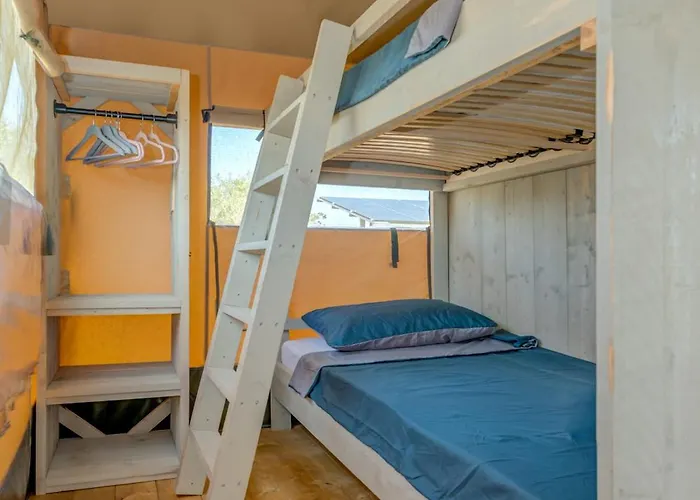 Adriatic Heritage Glamping No2 With Jacuzzi * Donje Selo na Šolti