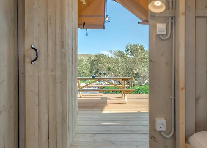 Adriatic Heritage Glamping No2 With Jacuzzi Donje Selo na Šolti