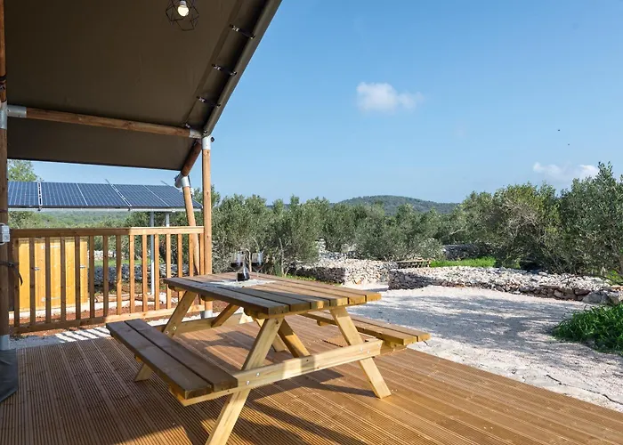 Adriatic Heritage Glamping No2 With Jacuzzi * Donje Selo na Šolti