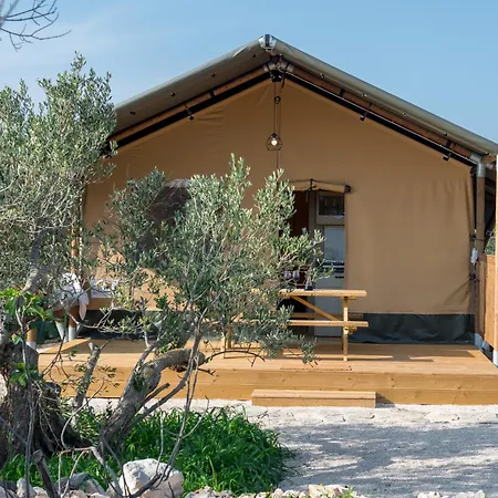 Campo de lujo Adriatic Heritage Glamping No2 With Jacuzzi *